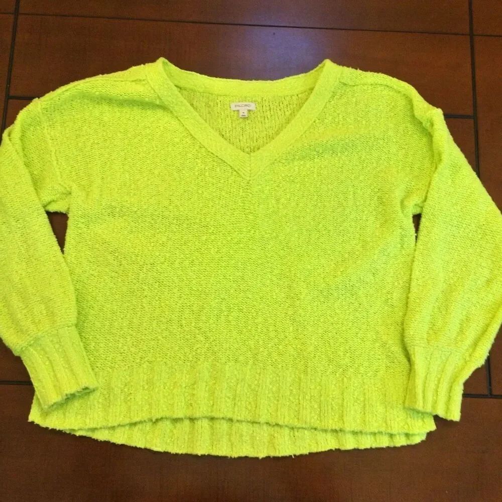 Anthropologie Pilcro V-neck vibrant Lime green medium